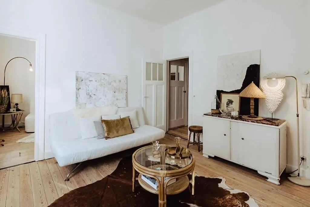 The Antwerp 13 - Stijlvol Gerenoveerd Appartement Antwerpen Apartment